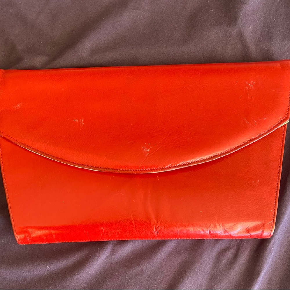 Red clutch